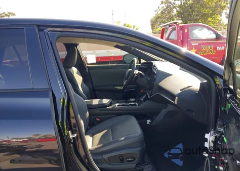 2024 Lexus Rz 300E Premium z USA, uszkodzony, nr VIN JTJABABB0RA000622